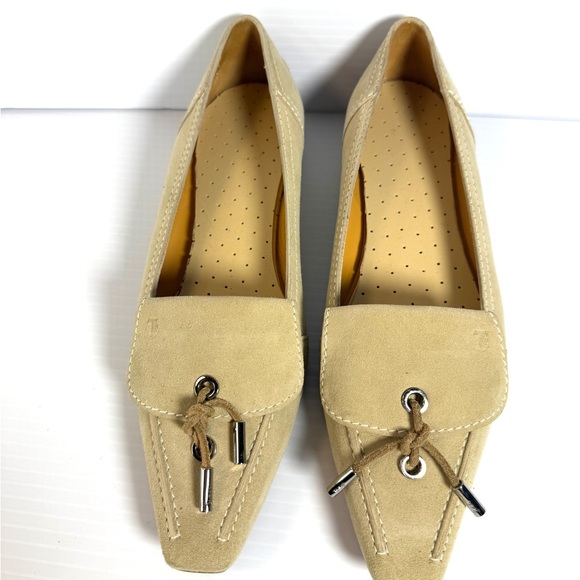 Tod's Shoes - Tod’s Cream Beige Suede Flats. TOD’S Bowed Eve Driving Shoes. 7.5